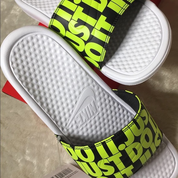 Nike shoes/slides - Picture 2 of 7